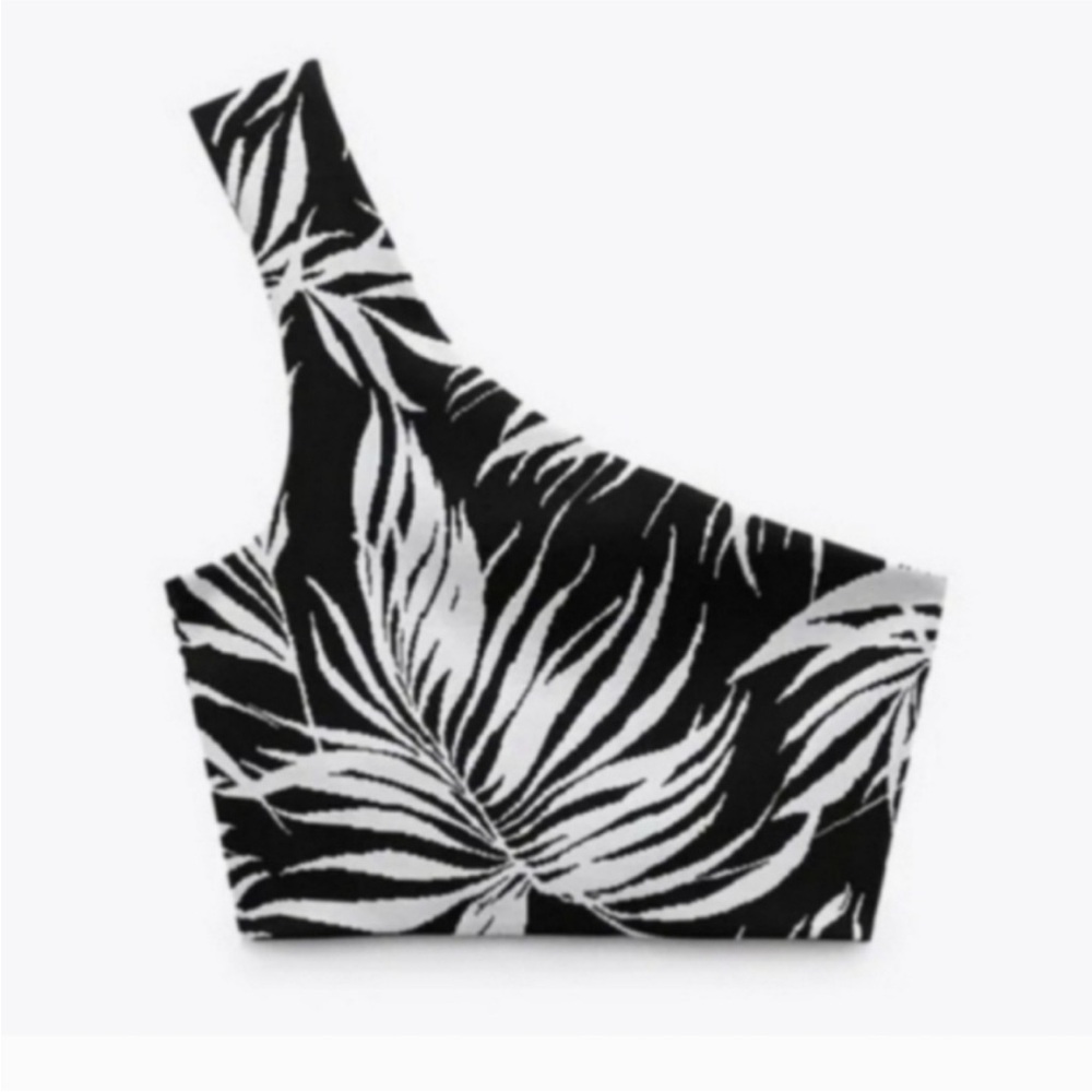 Zara Tropical One Shoulder Crop Top
Jaquard Material